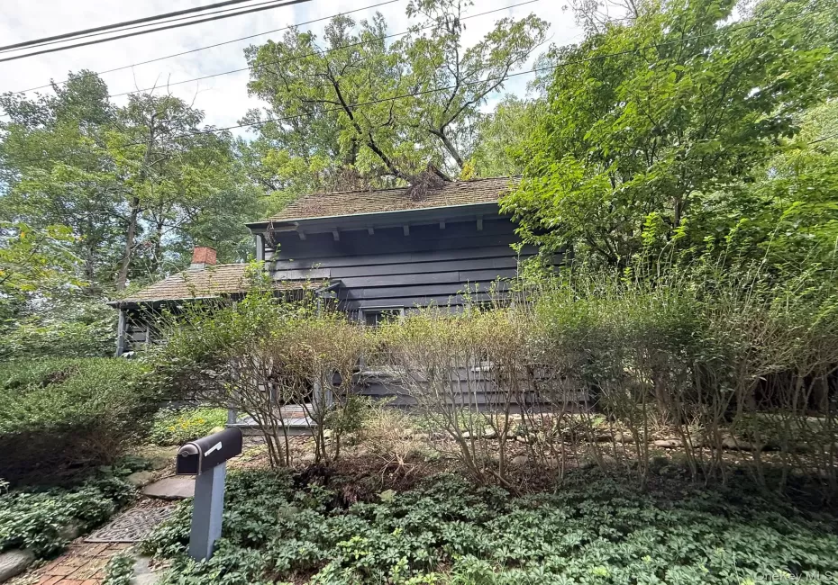 240 Kings Highway, Orangetown, NY, 2 Bedrooms Bedrooms, 4 Rooms Rooms,1 BathroomBathrooms,Residential,For Rent,Kings,0,1063749 240 Kings Highway, Orangetown, NY, 2 Bedrooms Bedrooms, 4 Rooms Rooms,1 BathroomBathrooms,Residential,For Rent,Kings,0,1063749