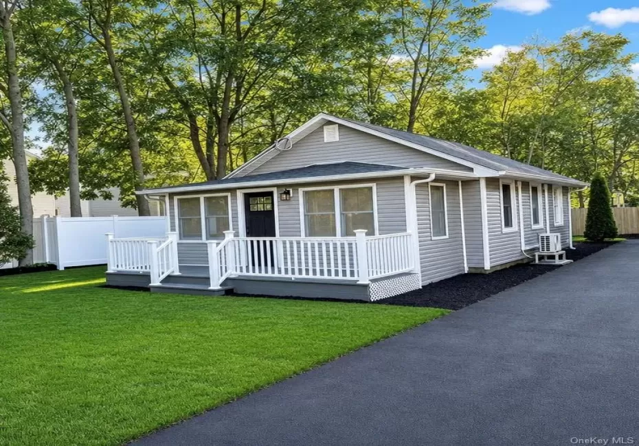 4 Garfield Court, Smithtown, NY, 2 Bedrooms Bedrooms, 5 Rooms Rooms,1 BathroomBathrooms,Residential,For Rent,Garfield,0,1063663 4 Garfield Court, Smithtown, NY, 2 Bedrooms Bedrooms, 5 Rooms Rooms,1 BathroomBathrooms,Residential,For Rent,Garfield,0,1063663