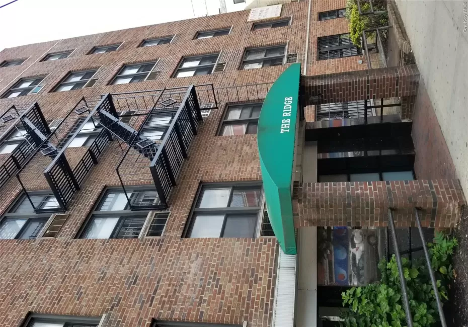 41-34 Frame Place, New York, NY, 2 Bedrooms Bedrooms, 5 Rooms Rooms,1 BathroomBathrooms,Residential,For Rent,Frame,0,1063657 41-34 Frame Place, New York, NY, 2 Bedrooms Bedrooms, 5 Rooms Rooms,1 BathroomBathrooms,Residential,For Rent,Frame,0,1063657