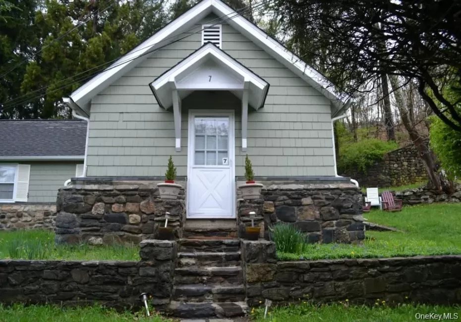 205 Waccabuc Road, Lewisboro, NY, 2 Bedrooms Bedrooms, 4 Rooms Rooms,1 BathroomBathrooms,Residential Lease,For Rent,Waccabuc,0,1063697 205 Waccabuc Road, Lewisboro, NY, 2 Bedrooms Bedrooms, 4 Rooms Rooms,1 BathroomBathrooms,Residential Lease,For Rent,Waccabuc,0,1063697