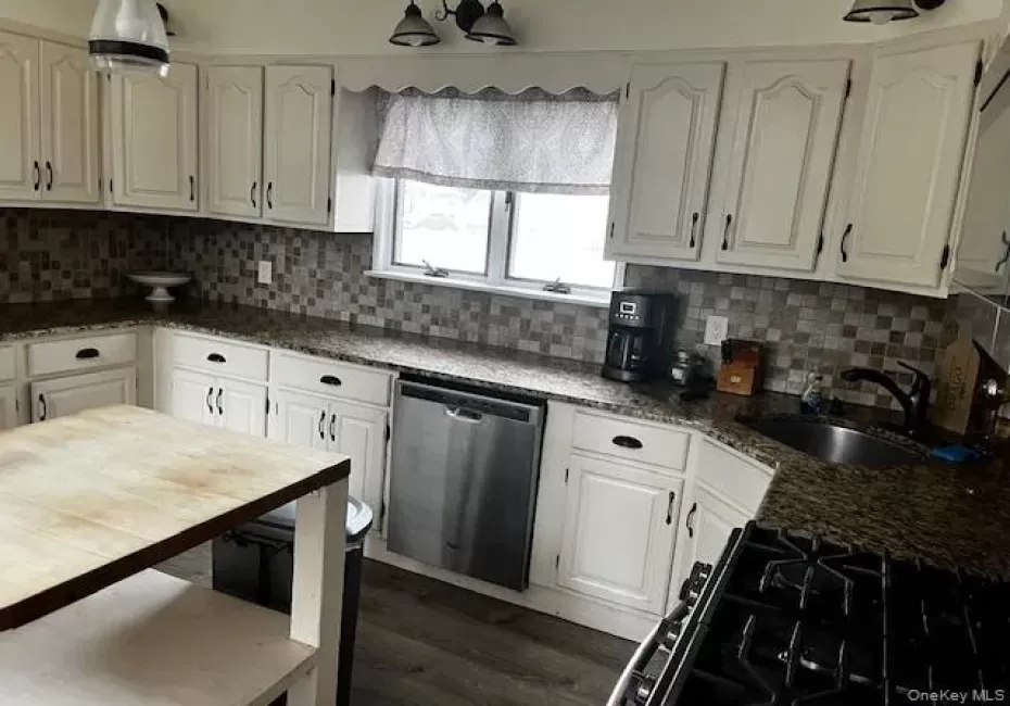 305 Nevada Street, Babylon, NY, 4 Bedrooms Bedrooms, 7 Rooms Rooms,2 BathroomsBathrooms,Residential Lease,For Rent,Nevada,0,1053846 305 Nevada Street, Babylon, NY, 4 Bedrooms Bedrooms, 7 Rooms Rooms,2 BathroomsBathrooms,Residential Lease,For Rent,Nevada,0,1053846