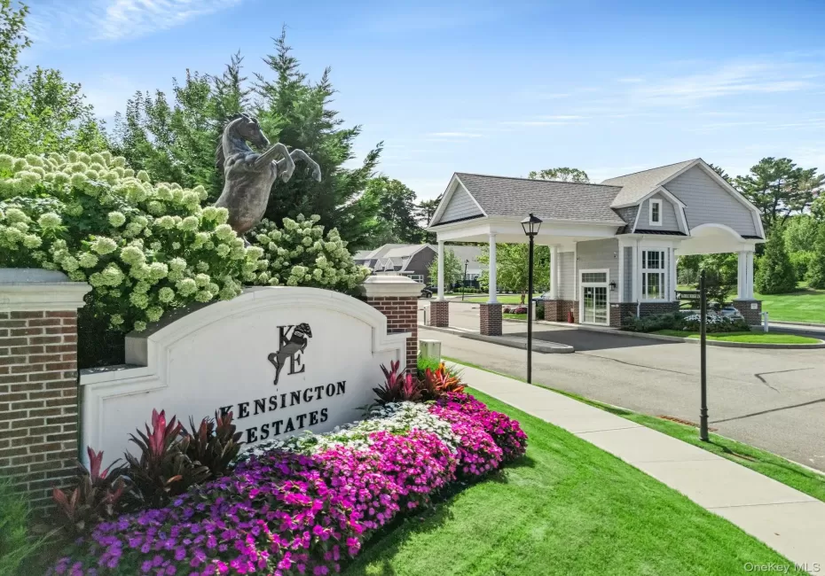 221 Coach Drive, Huntington, NY, 3 Bedrooms Bedrooms, 6 Rooms Rooms,2 BathroomsBathrooms,Residential,For Rent,Coach,0,1049153 221 Coach Drive, Huntington, NY, 3 Bedrooms Bedrooms, 6 Rooms Rooms,2 BathroomsBathrooms,Residential,For Rent,Coach,0,1049153