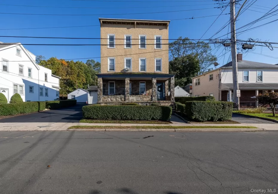 Welcome to 18 Woodside, Unit 3 Welcome to 18 Woodside, Unit 3