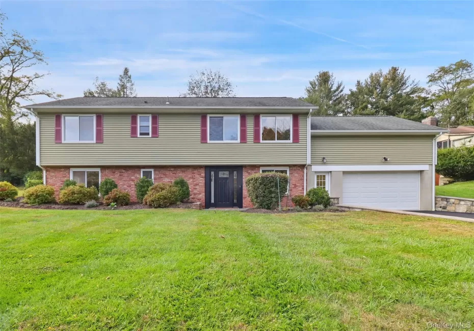 Maintenance free, Brick and vinyl siding Maintenance free, Brick and vinyl siding