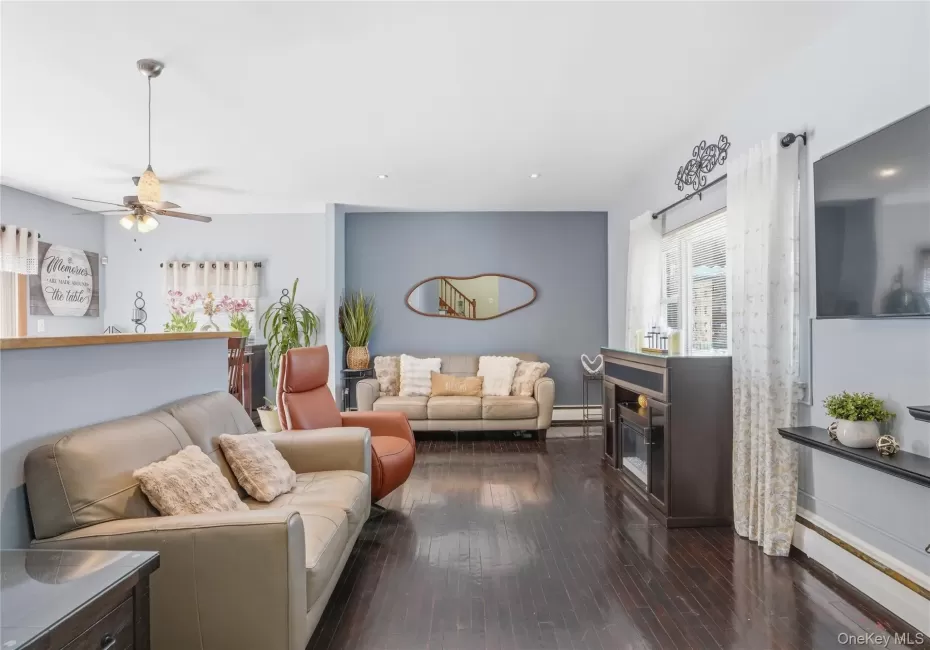 2866 Dewey Avenue, New York, NY, 3 Bedrooms Bedrooms, 6 Rooms Rooms,1 BathroomBathrooms,Residential,For Rent,Dewey,0,1063866 2866 Dewey Avenue, New York, NY, 3 Bedrooms Bedrooms, 6 Rooms Rooms,1 BathroomBathrooms,Residential,For Rent,Dewey,0,1063866