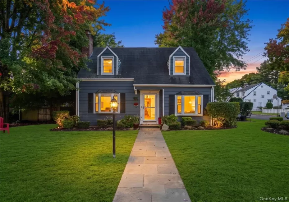 46 Robins Road, New Rochelle, NY, 2 Bedrooms Bedrooms, 6 Rooms Rooms,2 BathroomsBathrooms,Residential,For Rent,Robins,0,1063261 46 Robins Road, New Rochelle, NY, 2 Bedrooms Bedrooms, 6 Rooms Rooms,2 BathroomsBathrooms,Residential,For Rent,Robins,0,1063261