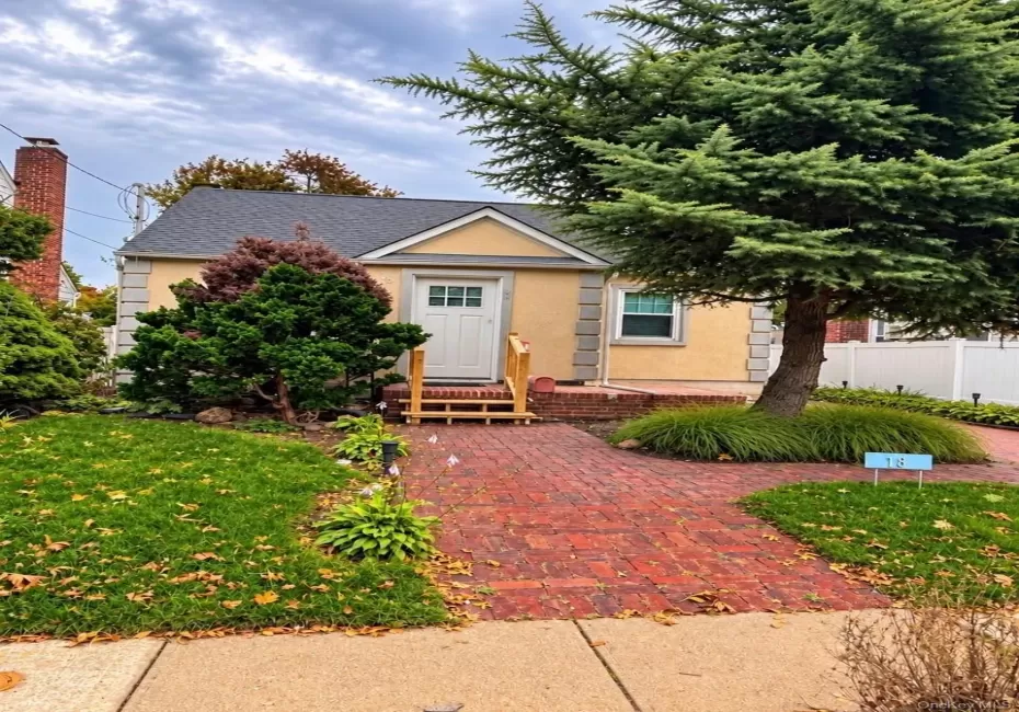 18 Grand Street, Hempstead, NY, 3 Bedrooms Bedrooms, 5 Rooms Rooms,2 BathroomsBathrooms,Residential,For Rent,Grand,0,1050210 18 Grand Street, Hempstead, NY, 3 Bedrooms Bedrooms, 5 Rooms Rooms,2 BathroomsBathrooms,Residential,For Rent,Grand,0,1050210