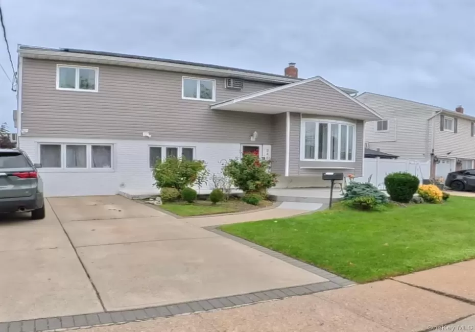 3437 Bertha Drive, Hempstead, NY, 4 Bedrooms Bedrooms, 6 Rooms Rooms,2 BathroomsBathrooms,Residential,For Rent,Bertha,0,1062549 3437 Bertha Drive, Hempstead, NY, 4 Bedrooms Bedrooms, 6 Rooms Rooms,2 BathroomsBathrooms,Residential,For Rent,Bertha,0,1062549