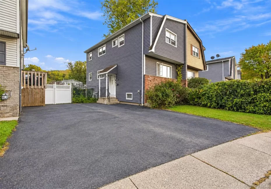 26 Temple Lane, Ramapo, NY, 3 Bedrooms Bedrooms, 8 Rooms Rooms,1 BathroomBathrooms,Residential,For Rent,Temple,0,1064004 26 Temple Lane, Ramapo, NY, 3 Bedrooms Bedrooms, 8 Rooms Rooms,1 BathroomBathrooms,Residential,For Rent,Temple,0,1064004