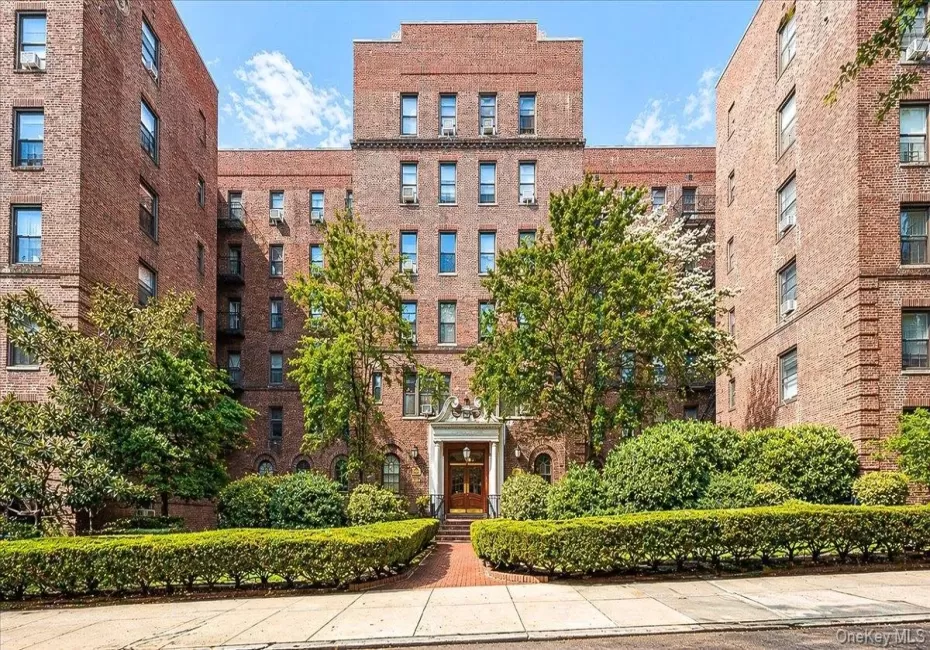 83-80 118th Street, New York, NY, 3 Bedrooms Bedrooms, 6 Rooms Rooms,1 BathroomBathrooms,Residential,For Rent,118th,0,1063552 83-80 118th Street, New York, NY, 3 Bedrooms Bedrooms, 6 Rooms Rooms,1 BathroomBathrooms,Residential,For Rent,118th,0,1063552