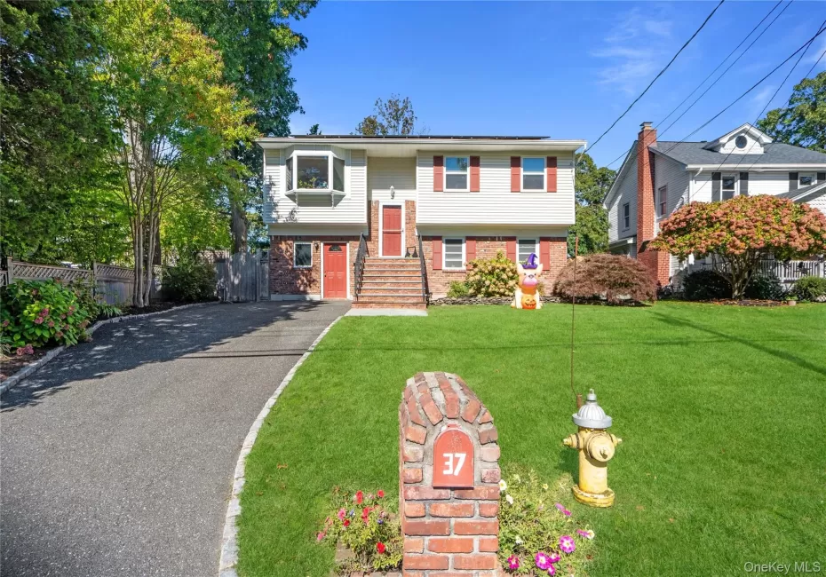 37 Bellecrest Avenue, Huntington, NY, 4 Bedrooms Bedrooms, 8 Rooms Rooms,3 BathroomsBathrooms,Residential,For Rent,Bellecrest,0,1063667 37 Bellecrest Avenue, Huntington, NY, 4 Bedrooms Bedrooms, 8 Rooms Rooms,3 BathroomsBathrooms,Residential,For Rent,Bellecrest,0,1063667