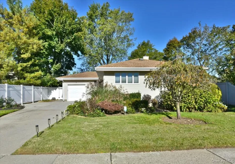 4 Primrose Avenue, Oyster Bay, NY, 3 Bedrooms Bedrooms, 7 Rooms Rooms,2 BathroomsBathrooms,Residential,For Rent,Primrose,0,1063932 4 Primrose Avenue, Oyster Bay, NY, 3 Bedrooms Bedrooms, 7 Rooms Rooms,2 BathroomsBathrooms,Residential,For Rent,Primrose,0,1063932