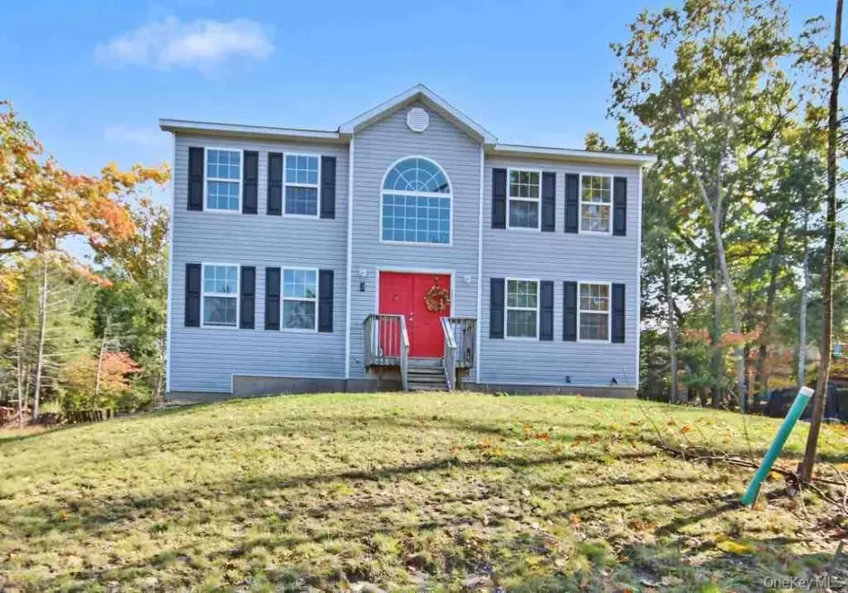 3 Chester Street, Thompson, NY, 4 Bedrooms Bedrooms, 7 Rooms Rooms,2 BathroomsBathrooms,Residential,For Rent,Chester,0,1064055 3 Chester Street, Thompson, NY, 4 Bedrooms Bedrooms, 7 Rooms Rooms,2 BathroomsBathrooms,Residential,For Rent,Chester,0,1064055