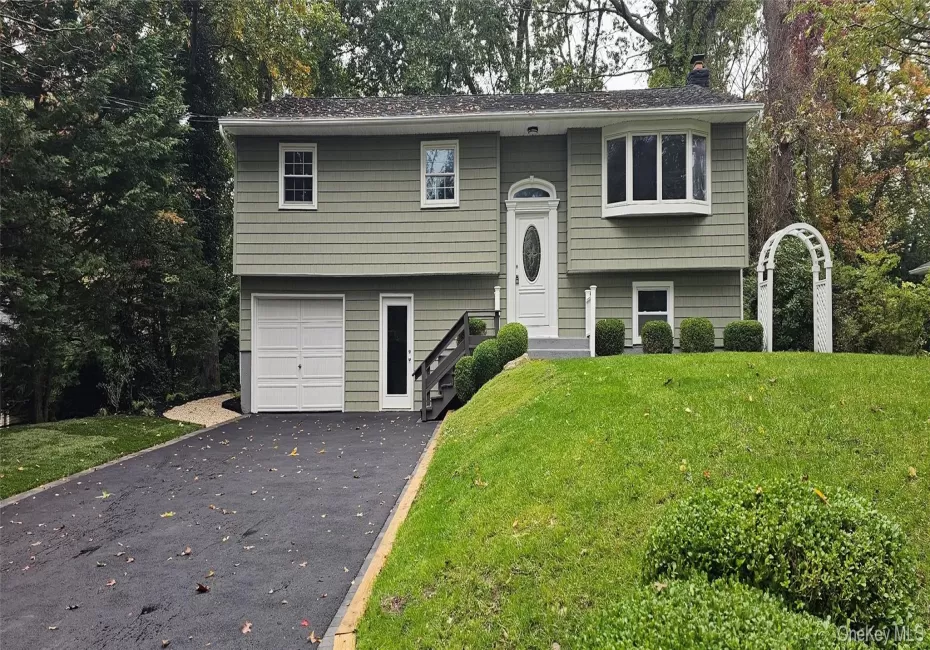 11 Marbeth Circle, Brookhaven, NY, 3 Bedrooms Bedrooms, 8 Rooms Rooms,2 BathroomsBathrooms,Residential,For Rent,Marbeth,0,1064133 11 Marbeth Circle, Brookhaven, NY, 3 Bedrooms Bedrooms, 8 Rooms Rooms,2 BathroomsBathrooms,Residential,For Rent,Marbeth,0,1064133