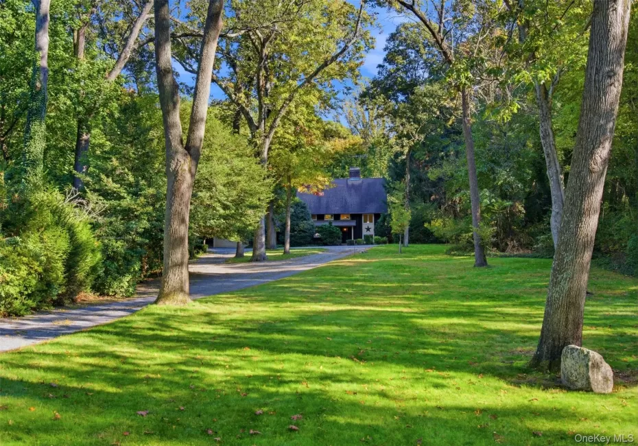 Travel Down This Long Secluded Drive To This Frank Lloyd Wright Inspired Home Travel Down This Long Secluded Drive To This Frank Lloyd Wright Inspired Home