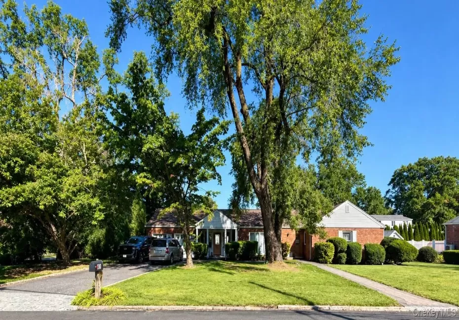 100 Hoover Place, Huntington, NY, 3 Bedrooms Bedrooms, 9 Rooms Rooms,2 BathroomsBathrooms,Residential,For Rent,Hoover,0,1059828 100 Hoover Place, Huntington, NY, 3 Bedrooms Bedrooms, 9 Rooms Rooms,2 BathroomsBathrooms,Residential,For Rent,Hoover,0,1059828