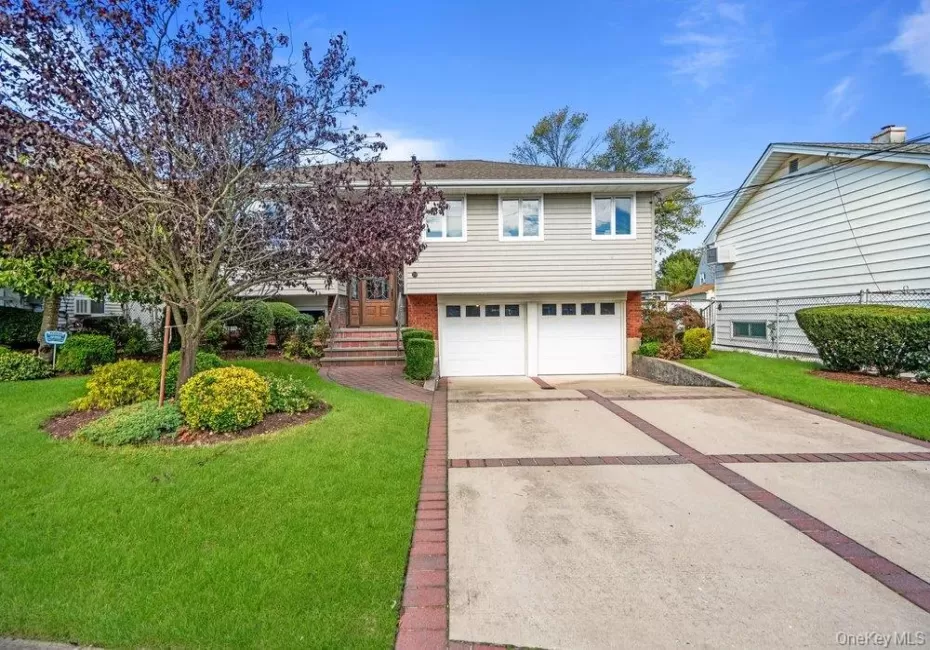 209 Arrow Street, Hempstead, NY, 3 Bedrooms Bedrooms, 7 Rooms Rooms,1 BathroomBathrooms,Residential,For Rent,Arrow,0,1061454 209 Arrow Street, Hempstead, NY, 3 Bedrooms Bedrooms, 7 Rooms Rooms,1 BathroomBathrooms,Residential,For Rent,Arrow,0,1061454