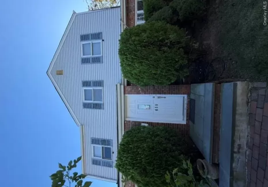650 8th Avenue, Hempstead, NY, 3 Bedrooms Bedrooms, 9 Rooms Rooms,2 BathroomsBathrooms,Residential Lease,For Rent,8th,0,1064426 650 8th Avenue, Hempstead, NY, 3 Bedrooms Bedrooms, 9 Rooms Rooms,2 BathroomsBathrooms,Residential Lease,For Rent,8th,0,1064426