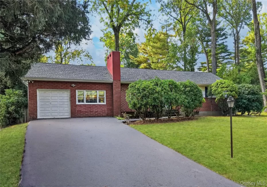 35 Diane Drive, Clarkstown, NY, 3 Bedrooms Bedrooms, 9 Rooms Rooms,2 BathroomsBathrooms,Residential,For Rent,Diane,0,1048446 35 Diane Drive, Clarkstown, NY, 3 Bedrooms Bedrooms, 9 Rooms Rooms,2 BathroomsBathrooms,Residential,For Rent,Diane,0,1048446