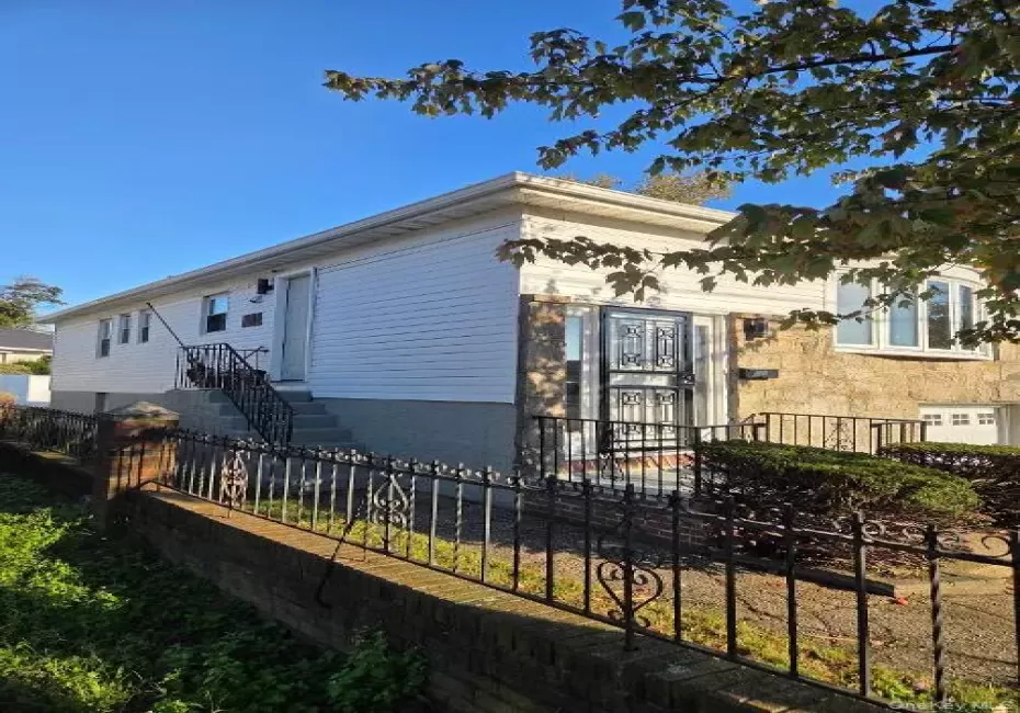 1503 Dunbar Street, New York, NY, 3 Bedrooms Bedrooms, 5 Rooms Rooms,1 BathroomBathrooms,Residential Lease,For Rent,Dunbar,0,1063852 1503 Dunbar Street, New York, NY, 3 Bedrooms Bedrooms, 5 Rooms Rooms,1 BathroomBathrooms,Residential Lease,For Rent,Dunbar,0,1063852