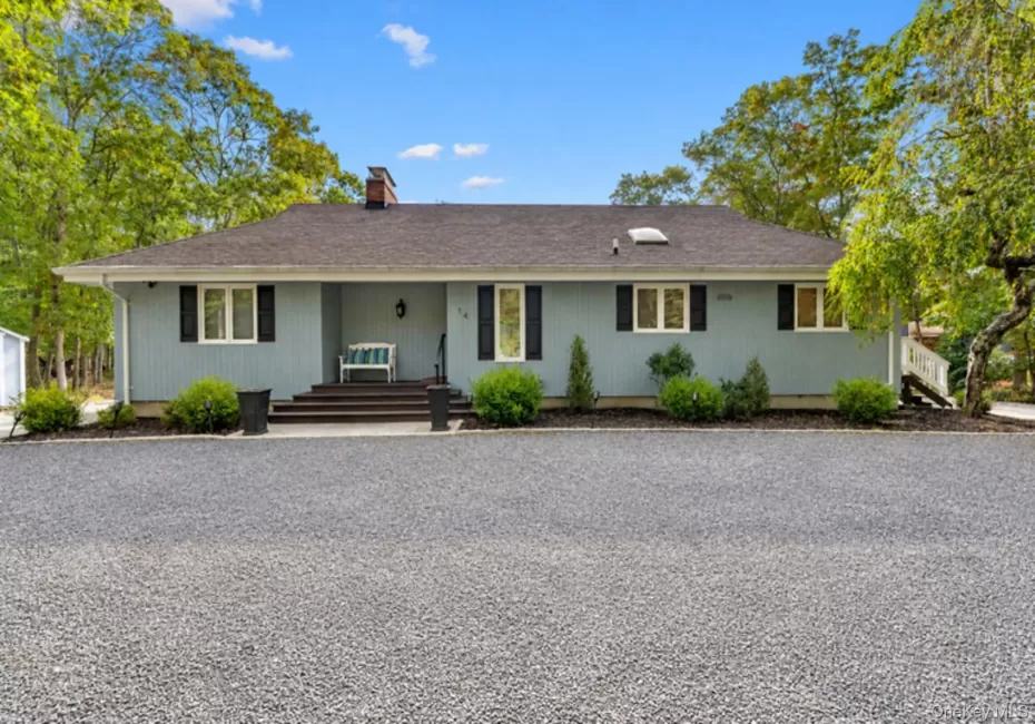 14 Quarter Road, Southampton, NY, 4 Bedrooms Bedrooms, 8 Rooms Rooms,2 BathroomsBathrooms,Residential,For Rent,Quarter,0,1063425 14 Quarter Road, Southampton, NY, 4 Bedrooms Bedrooms, 8 Rooms Rooms,2 BathroomsBathrooms,Residential,For Rent,Quarter,0,1063425