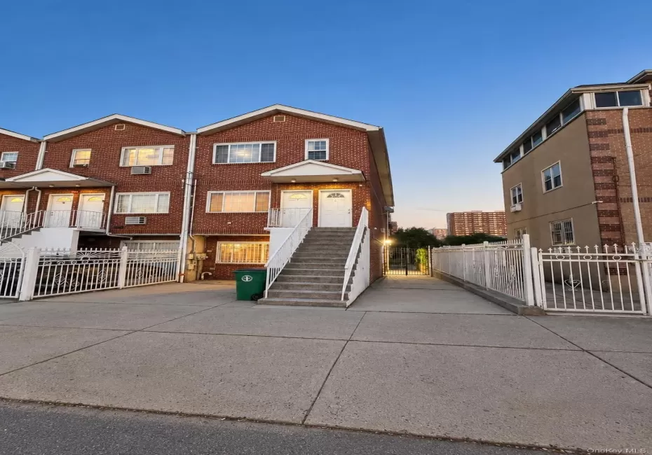 707 Crescent Street, New York, NY, 3 Bedrooms Bedrooms, 4 Rooms Rooms,2 BathroomsBathrooms,Residential Lease,For Rent,Crescent,0,1064575 707 Crescent Street, New York, NY, 3 Bedrooms Bedrooms, 4 Rooms Rooms,2 BathroomsBathrooms,Residential Lease,For Rent,Crescent,0,1064575