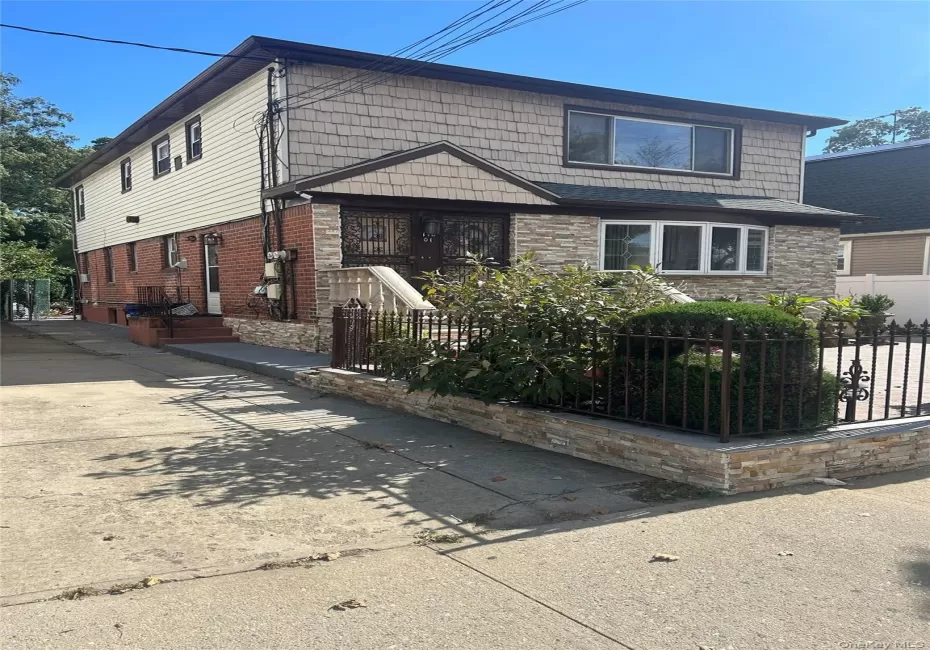 14001 243rd Street, New York, NY, 3 Bedrooms Bedrooms, 7 Rooms Rooms,1 BathroomBathrooms,Residential Lease,For Rent,243rd,0,1061000 14001 243rd Street, New York, NY, 3 Bedrooms Bedrooms, 7 Rooms Rooms,1 BathroomBathrooms,Residential Lease,For Rent,243rd,0,1061000