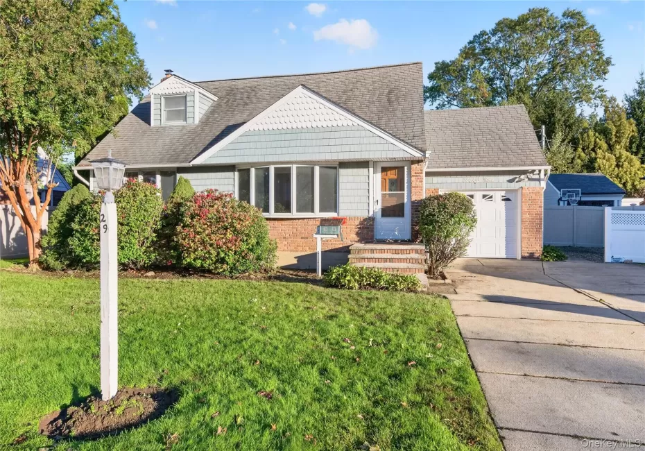 29 North Drive, North Hempstead, NY, 4 Bedrooms Bedrooms, 7 Rooms Rooms,2 BathroomsBathrooms,Residential Lease,For Rent,North,0,1063598 29 North Drive, North Hempstead, NY, 4 Bedrooms Bedrooms, 7 Rooms Rooms,2 BathroomsBathrooms,Residential Lease,For Rent,North,0,1063598