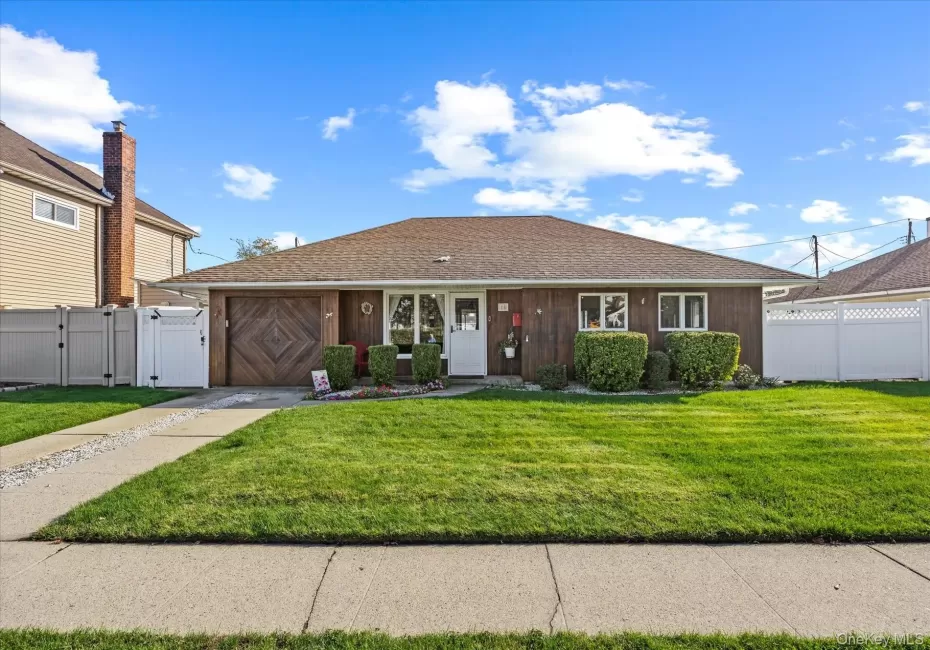 18 Washington Street, Oyster Bay, NY, 3 Bedrooms Bedrooms, 6 Rooms Rooms,1 BathroomBathrooms,Residential,For Rent,Washington,0,1064079 18 Washington Street, Oyster Bay, NY, 3 Bedrooms Bedrooms, 6 Rooms Rooms,1 BathroomBathrooms,Residential,For Rent,Washington,0,1064079