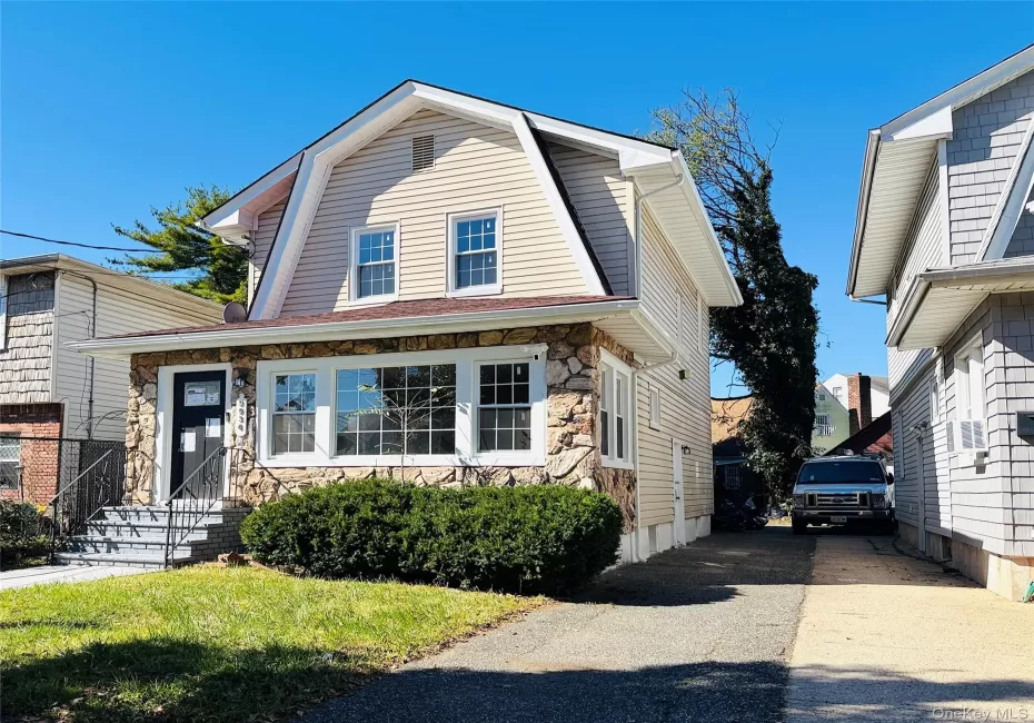 9934 Bellaire Place, New York, NY, 4 Bedrooms Bedrooms, 11 Rooms Rooms,3 BathroomsBathrooms,Residential,For Rent,Bellaire,0,1064603 9934 Bellaire Place, New York, NY, 4 Bedrooms Bedrooms, 11 Rooms Rooms,3 BathroomsBathrooms,Residential,For Rent,Bellaire,0,1064603