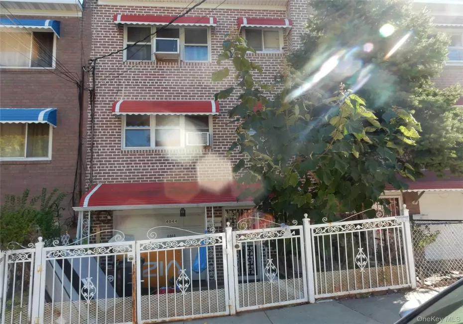4044 Harper Avenue, New York, NY, 3 Bedrooms Bedrooms, 5 Rooms Rooms,1 BathroomBathrooms,Residential Lease,For Rent,Harper,0,1064686 4044 Harper Avenue, New York, NY, 3 Bedrooms Bedrooms, 5 Rooms Rooms,1 BathroomBathrooms,Residential Lease,For Rent,Harper,0,1064686