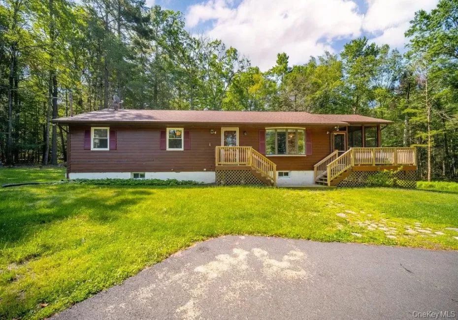 132 Proctor Road, Highland, NY, 3 Bedrooms Bedrooms, 7 Rooms Rooms,1 BathroomBathrooms,Residential,For Rent,Proctor,0,1062659 132 Proctor Road, Highland, NY, 3 Bedrooms Bedrooms, 7 Rooms Rooms,1 BathroomBathrooms,Residential,For Rent,Proctor,0,1062659