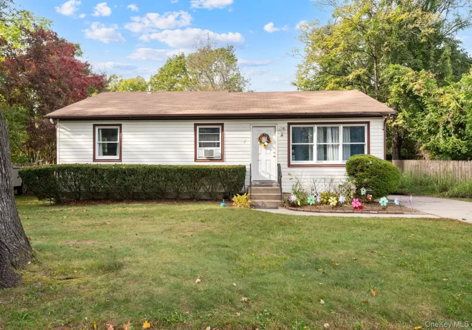 81 Bushwick Avenue, Islip, NY, 4 Bedrooms Bedrooms, 14 Rooms Rooms,2 BathroomsBathrooms,Residential,For Rent,Bushwick,0,1064729 81 Bushwick Avenue, Islip, NY, 4 Bedrooms Bedrooms, 14 Rooms Rooms,2 BathroomsBathrooms,Residential,For Rent,Bushwick,0,1064729