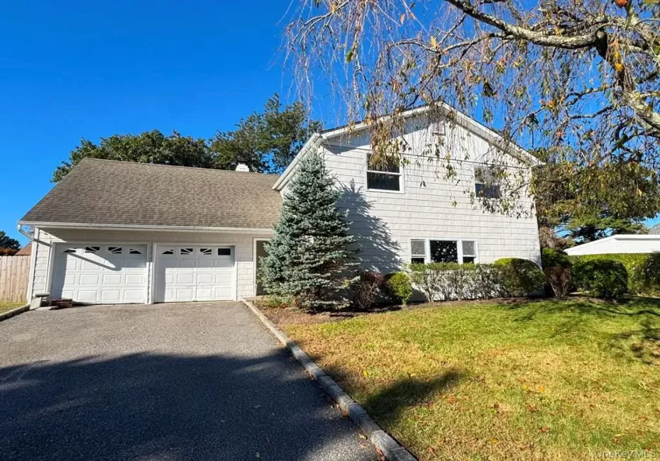 42 Sundial Lane, Brookhaven, NY, 4 Bedrooms Bedrooms, 9 Rooms Rooms,2 BathroomsBathrooms,Residential Lease,For Rent,Sundial,0,1064510 42 Sundial Lane, Brookhaven, NY, 4 Bedrooms Bedrooms, 9 Rooms Rooms,2 BathroomsBathrooms,Residential Lease,For Rent,Sundial,0,1064510