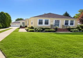 79 Cleveland Street, Islip, NY, 2 Bedrooms Bedrooms, 4 Rooms Rooms,1 BathroomBathrooms,Residential Lease,For Rent,Cleveland,0,1064761 79 Cleveland Street, Islip, NY, 2 Bedrooms Bedrooms, 4 Rooms Rooms,1 BathroomBathrooms,Residential Lease,For Rent,Cleveland,0,1064761