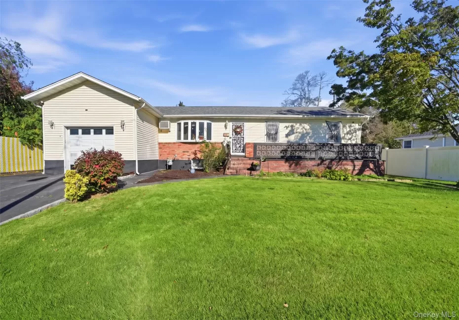 10 Francisco Avenue, Islip, NY, 3 Bedrooms Bedrooms, 5 Rooms Rooms,1 BathroomBathrooms,Residential,For Rent,Francisco,0,1063341 10 Francisco Avenue, Islip, NY, 3 Bedrooms Bedrooms, 5 Rooms Rooms,1 BathroomBathrooms,Residential,For Rent,Francisco,0,1063341