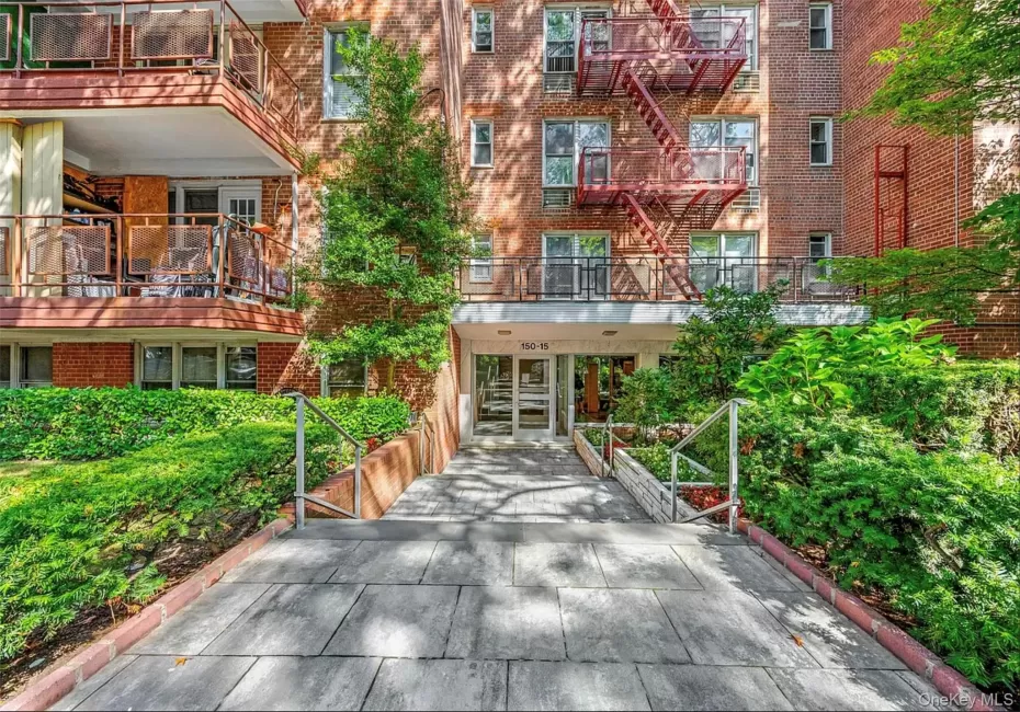 150-15 79th Avenue, New York, NY, 1 Bedroom Bedrooms, 4 Rooms Rooms,1 BathroomBathrooms,Residential,For Rent,79th,0,1065013 150-15 79th Avenue, New York, NY, 1 Bedroom Bedrooms, 4 Rooms Rooms,1 BathroomBathrooms,Residential,For Rent,79th,0,1065013