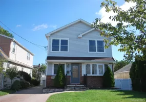 42 13th Avenue, North Hempstead, NY, 4 Bedrooms Bedrooms, 8 Rooms Rooms,3 BathroomsBathrooms,Residential Lease,For Rent,13th,0,1065052 42 13th Avenue, North Hempstead, NY, 4 Bedrooms Bedrooms, 8 Rooms Rooms,3 BathroomsBathrooms,Residential Lease,For Rent,13th,0,1065052