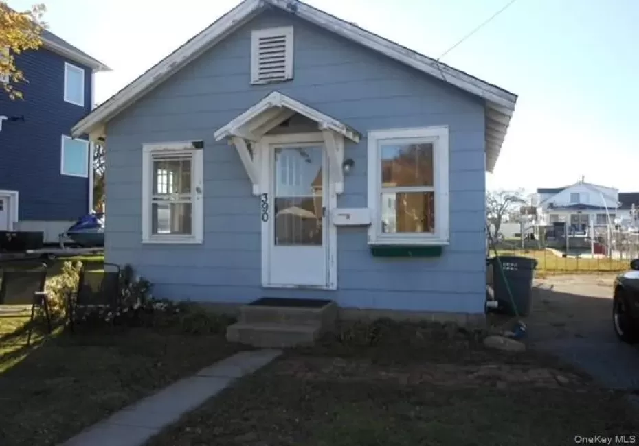 390 East Drive, Babylon, NY, 1 Bedroom Bedrooms, 3 Rooms Rooms,1 BathroomBathrooms,Residential Lease,For Rent,East,0,1064526 390 East Drive, Babylon, NY, 1 Bedroom Bedrooms, 3 Rooms Rooms,1 BathroomBathrooms,Residential Lease,For Rent,East,0,1064526