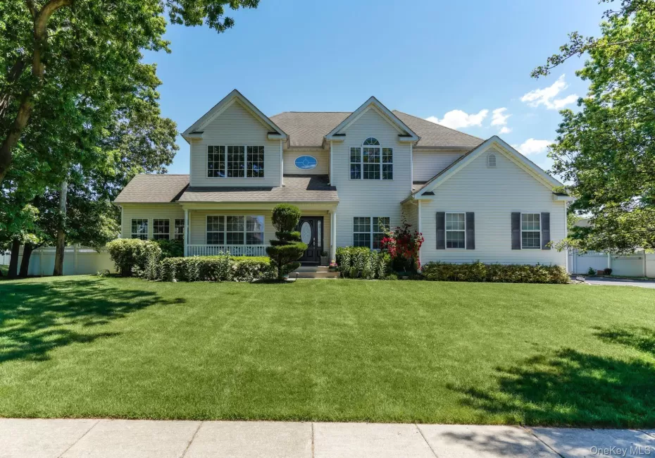 5 Daffodil Lane, Brookhaven, NY, 5 Bedrooms Bedrooms, 10 Rooms Rooms,2 BathroomsBathrooms,Residential Lease,For Rent,Daffodil,0,1026885 5 Daffodil Lane, Brookhaven, NY, 5 Bedrooms Bedrooms, 10 Rooms Rooms,2 BathroomsBathrooms,Residential Lease,For Rent,Daffodil,0,1026885