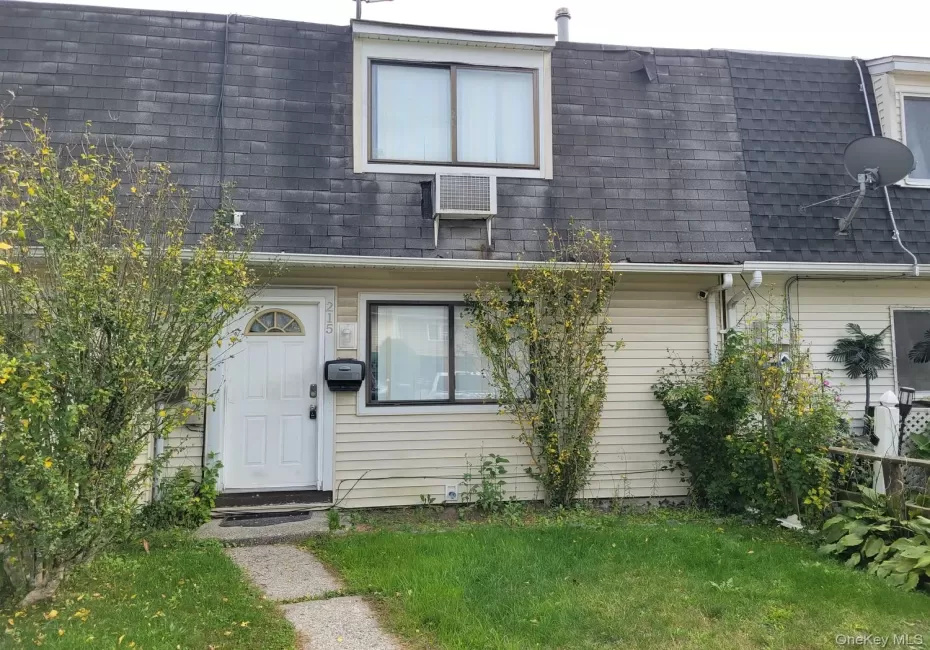 215 Chrystal Drive, Montgomery, NY, 3 Bedrooms Bedrooms, 6 Rooms Rooms,1 BathroomBathrooms,Residential Lease,For Rent,Chrystal,0,1064954 215 Chrystal Drive, Montgomery, NY, 3 Bedrooms Bedrooms, 6 Rooms Rooms,1 BathroomBathrooms,Residential Lease,For Rent,Chrystal,0,1064954