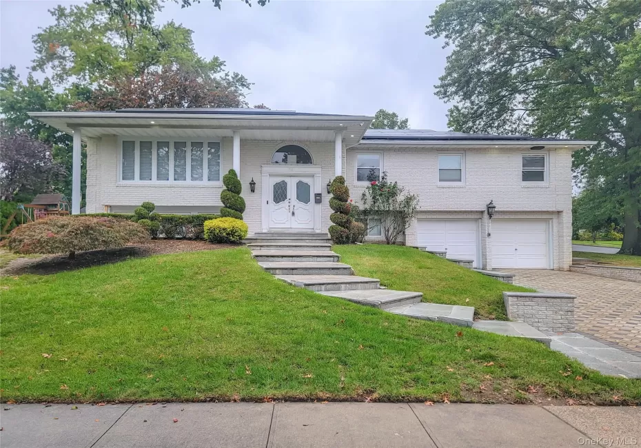 34 Dogwood Road, North Hempstead, NY, 6 Bedrooms Bedrooms, 12 Rooms Rooms,3 BathroomsBathrooms,Residential Lease,For Rent,Dogwood,0,1065117 34 Dogwood Road, North Hempstead, NY, 6 Bedrooms Bedrooms, 12 Rooms Rooms,3 BathroomsBathrooms,Residential Lease,For Rent,Dogwood,0,1065117
