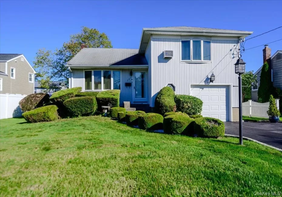 121 Pine Street, Oyster Bay, NY, 3 Bedrooms Bedrooms, 7 Rooms Rooms,1 BathroomBathrooms,Residential,For Rent,Pine,0,1065081 121 Pine Street, Oyster Bay, NY, 3 Bedrooms Bedrooms, 7 Rooms Rooms,1 BathroomBathrooms,Residential,For Rent,Pine,0,1065081