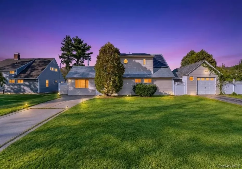 11 Petal Lane, Oyster Bay, NY, 5 Bedrooms Bedrooms, 8 Rooms Rooms,2 BathroomsBathrooms,Residential,For Rent,Petal,0,1064637 11 Petal Lane, Oyster Bay, NY, 5 Bedrooms Bedrooms, 8 Rooms Rooms,2 BathroomsBathrooms,Residential,For Rent,Petal,0,1064637