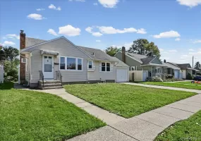 7 High Street, Oyster Bay, NY, 5 Bedrooms Bedrooms, 8 Rooms Rooms,2 BathroomsBathrooms,Residential Lease,For Rent,High,0,1065108 7 High Street, Oyster Bay, NY, 5 Bedrooms Bedrooms, 8 Rooms Rooms,2 BathroomsBathrooms,Residential Lease,For Rent,High,0,1065108