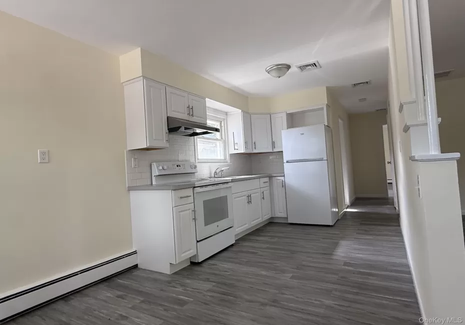 29 Sunset Avenue, Glen Cove, NY, 2 Bedrooms Bedrooms, 4 Rooms Rooms,1 BathroomBathrooms,Residential Lease,For Rent,Sunset,0,1064550 29 Sunset Avenue, Glen Cove, NY, 2 Bedrooms Bedrooms, 4 Rooms Rooms,1 BathroomBathrooms,Residential Lease,For Rent,Sunset,0,1064550