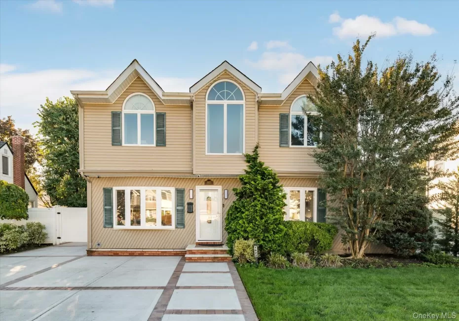 1622 Carla Lane, Hempstead, NY, 4 Bedrooms Bedrooms, 11 Rooms Rooms,2 BathroomsBathrooms,Residential,For Rent,Carla,0,1065024 1622 Carla Lane, Hempstead, NY, 4 Bedrooms Bedrooms, 11 Rooms Rooms,2 BathroomsBathrooms,Residential,For Rent,Carla,0,1065024