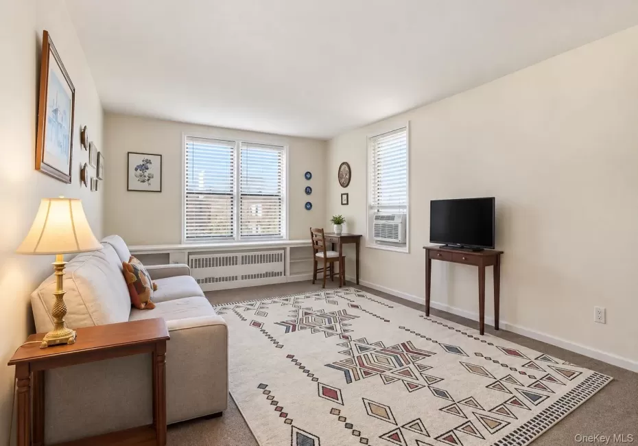 149-05 79th Avenue, New York, NY, 1 Bedroom Bedrooms, 2 Rooms Rooms,1 BathroomBathrooms,Residential,For Rent,79th Avenue,0,1065577 149-05 79th Avenue, New York, NY, 1 Bedroom Bedrooms, 2 Rooms Rooms,1 BathroomBathrooms,Residential,For Rent,79th Avenue,0,1065577