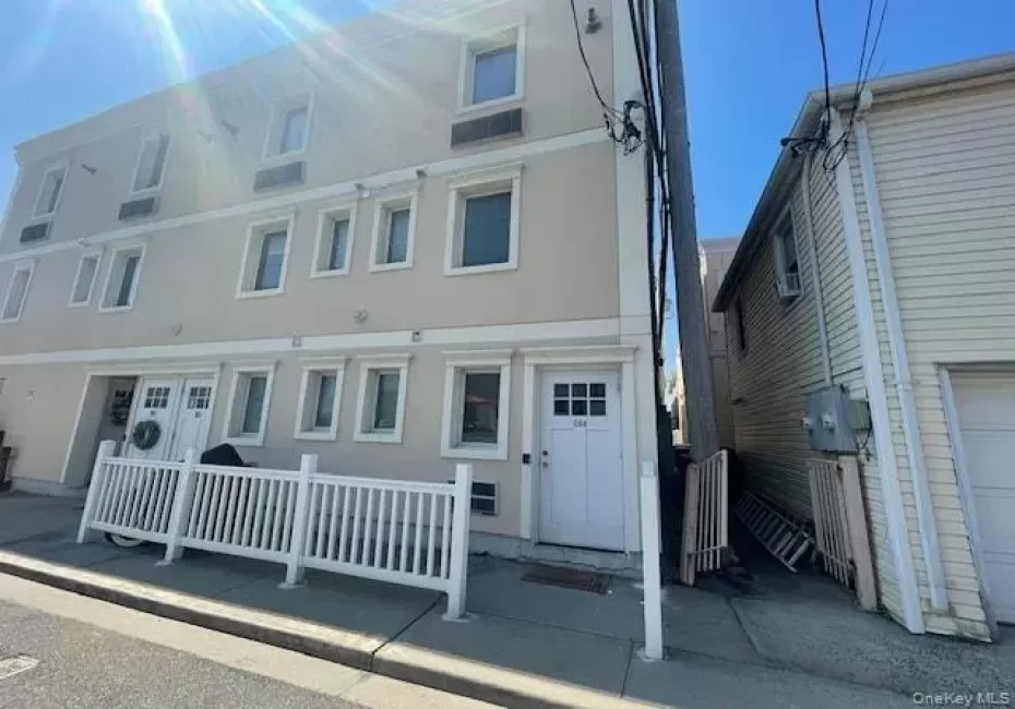 19 Kentucky Street, Long Beach, NY, 2 Bedrooms Bedrooms, 5 Rooms Rooms,1 BathroomBathrooms,Residential Lease,For Rent,Kentucky,0,1065660 19 Kentucky Street, Long Beach, NY, 2 Bedrooms Bedrooms, 5 Rooms Rooms,1 BathroomBathrooms,Residential Lease,For Rent,Kentucky,0,1065660