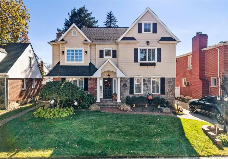 144 Lawrence Street, North Hempstead, NY, 3 Bedrooms Bedrooms, 7 Rooms Rooms,2 BathroomsBathrooms,Residential,For Rent,Lawrence,0,1065741 144 Lawrence Street, North Hempstead, NY, 3 Bedrooms Bedrooms, 7 Rooms Rooms,2 BathroomsBathrooms,Residential,For Rent,Lawrence,0,1065741